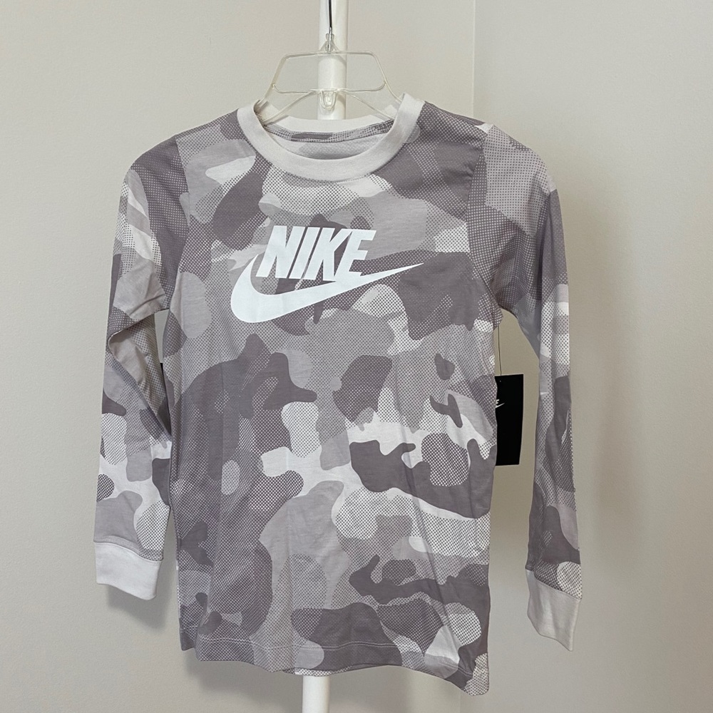 Boy’s Nike Long Sleeve Tee